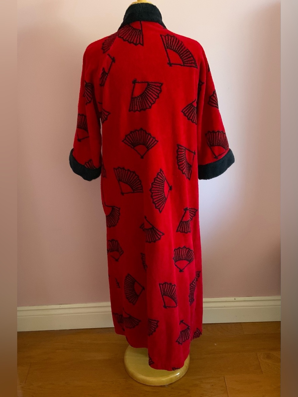 Vintage Diamond Tea Red Robe - Picture 4 of 8